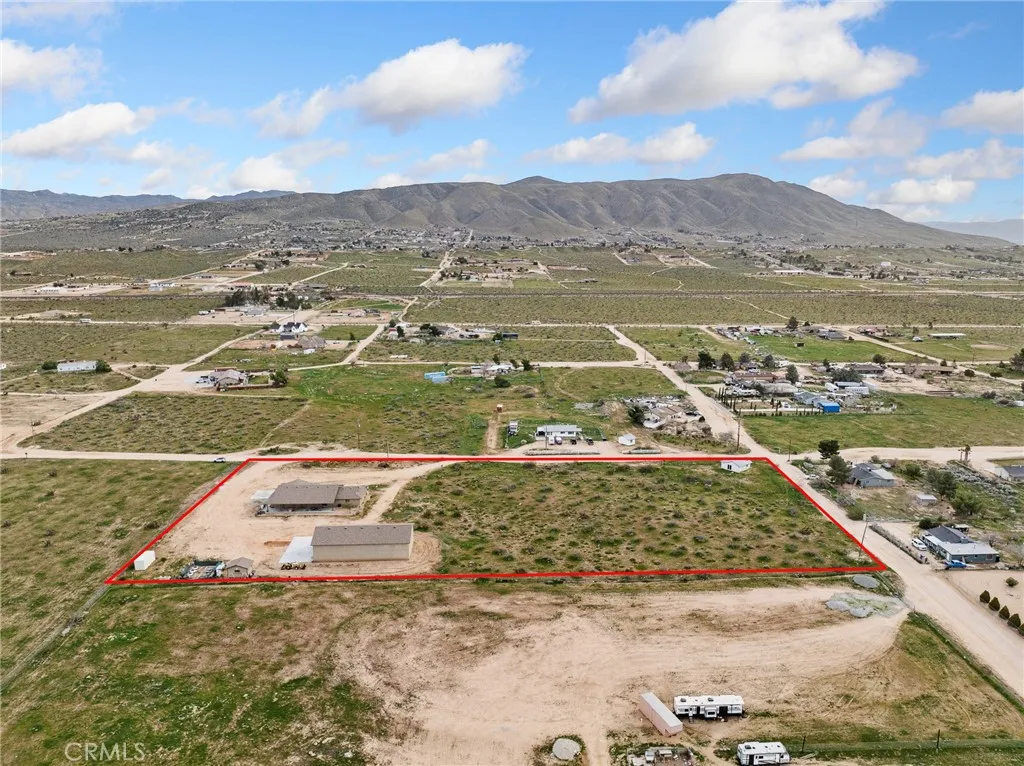 22820 Via Seco, Apple Valley, California 92308 home-pic-8