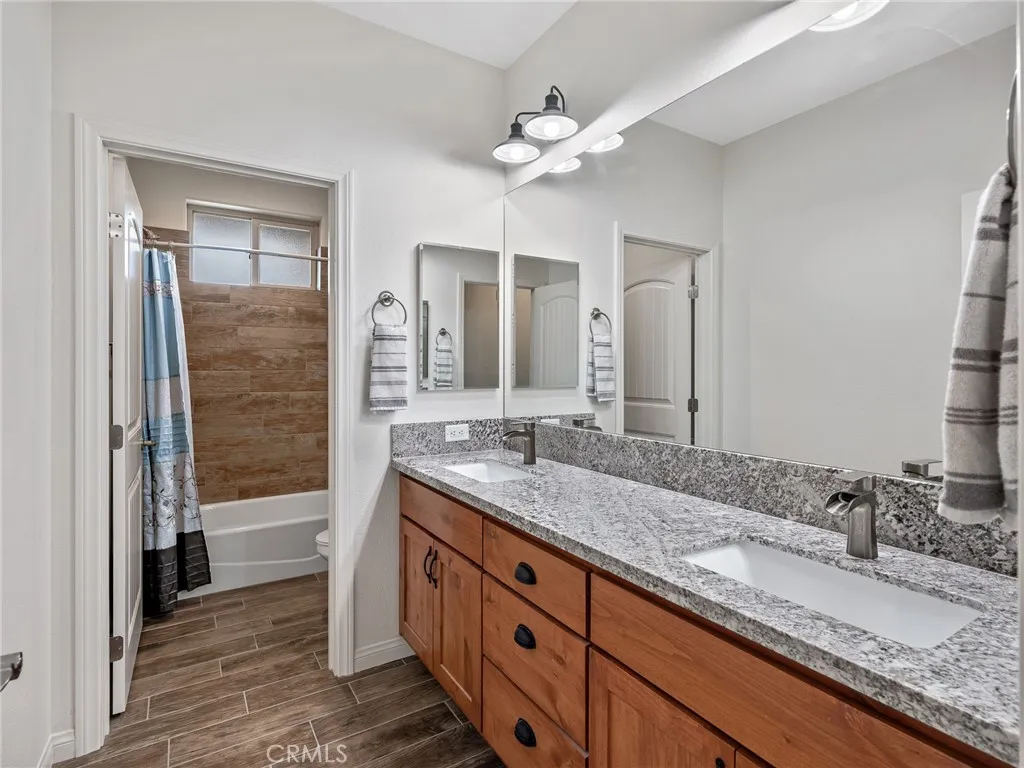 22820 Via Seco, Apple Valley, California 92308 home-pic-35