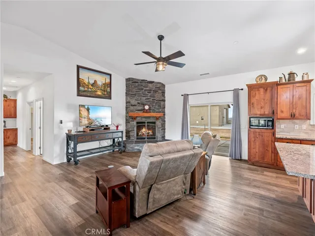 22820 Via Seco, Apple Valley, California 92308