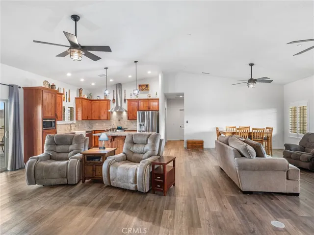 22820 Via Seco, Apple Valley, California 92308