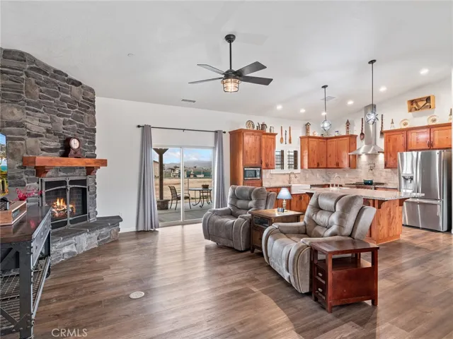 22820 Via Seco, Apple Valley, California 92308