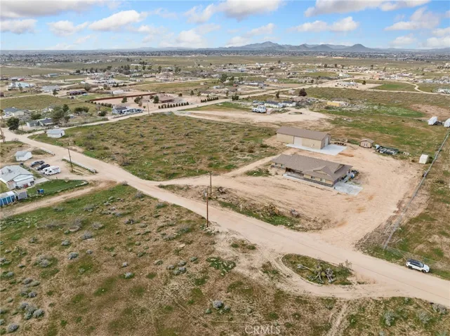 22820 Via Seco, Apple Valley, California 92308