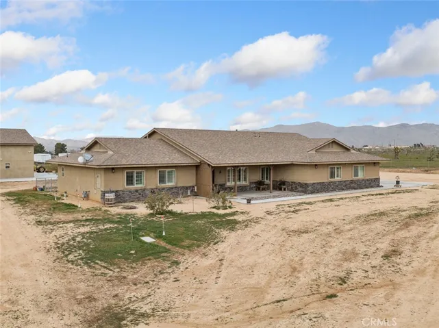 22820 Via Seco, Apple Valley, California 92308