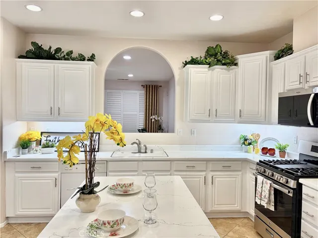 13953 Tawney Ridge Ln, Victorville, California 92394