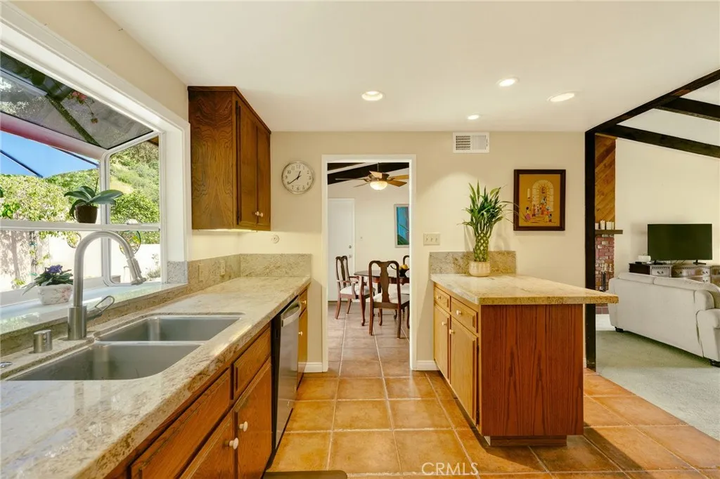 2217 Crescent, Montrose, California 91020 home-pic-11