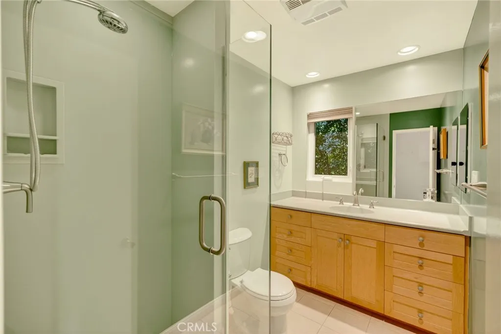 2217 Crescent, Montrose, California 91020 home-pic-16