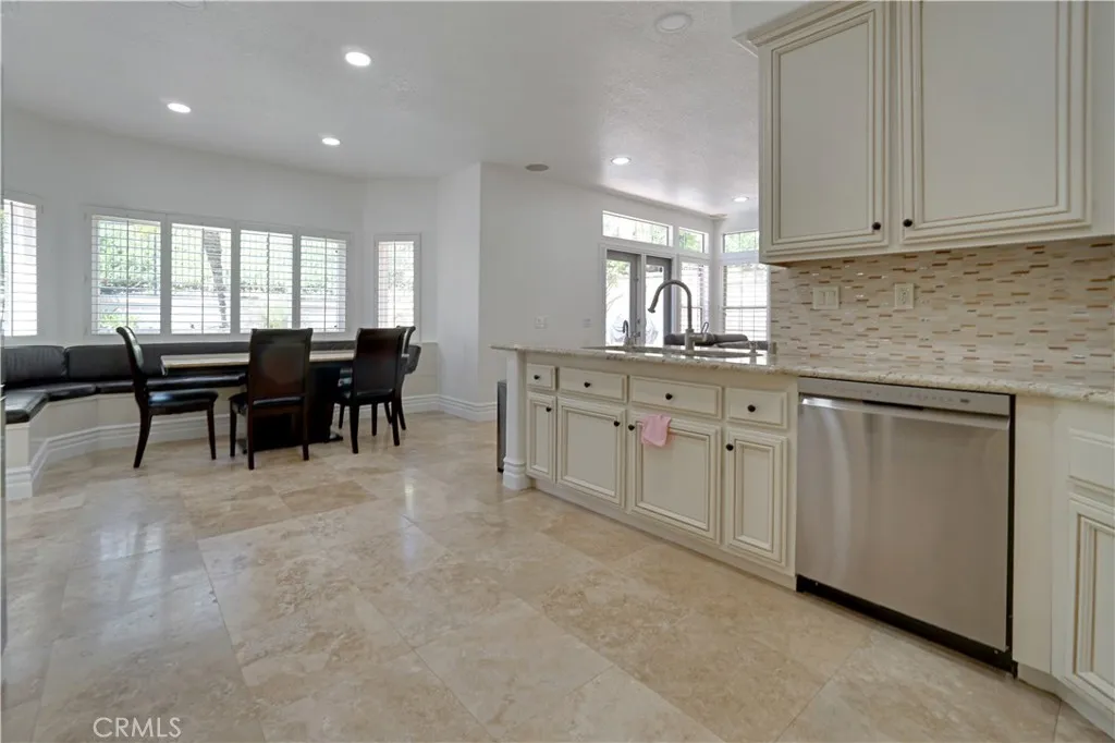 25792 Maple View Drive, Laguna Hills, California 92653 home-pic-7