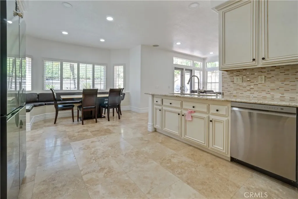 25792 Maple View Drive, Laguna Hills, California 92653 home-pic-10