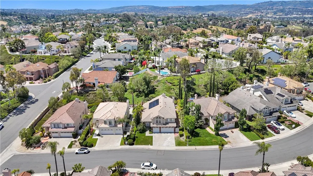 25792 Maple View Drive, Laguna Hills, California 92653 home-pic-32