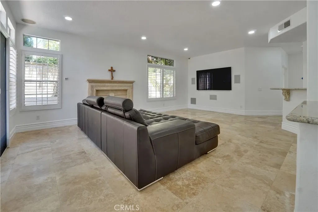 25792 Maple View Drive, Laguna Hills, California 92653 home-pic-4