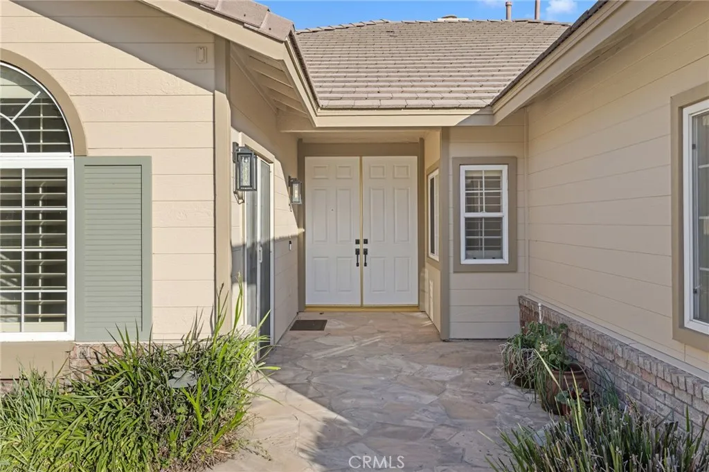 5675 W Overlook Drive, Rancho Cucamonga, California 91739 home-pic-4