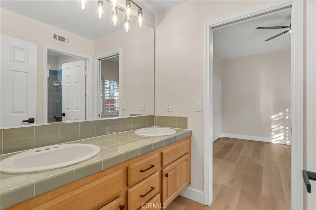 5675 W Overlook Drive, Rancho Cucamonga, California 91739 home-pic-17