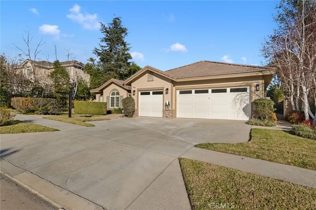 5675 W Overlook Drive, Rancho Cucamonga, California 91739 home-pic-2
