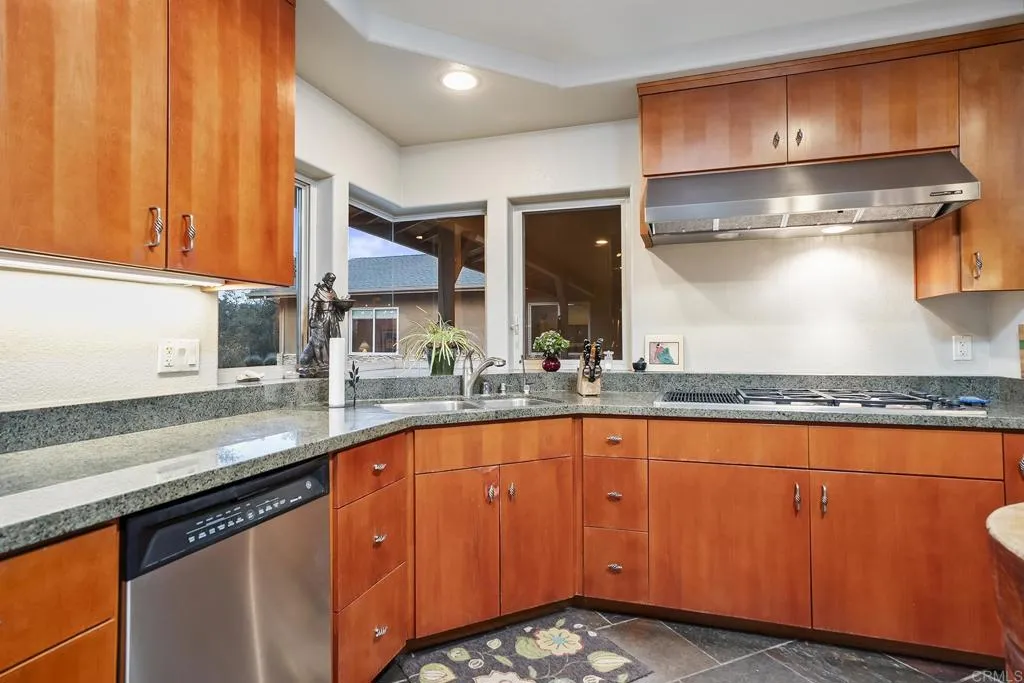 21916 Japatul Lane, Alpine, California 91901 home-pic-17