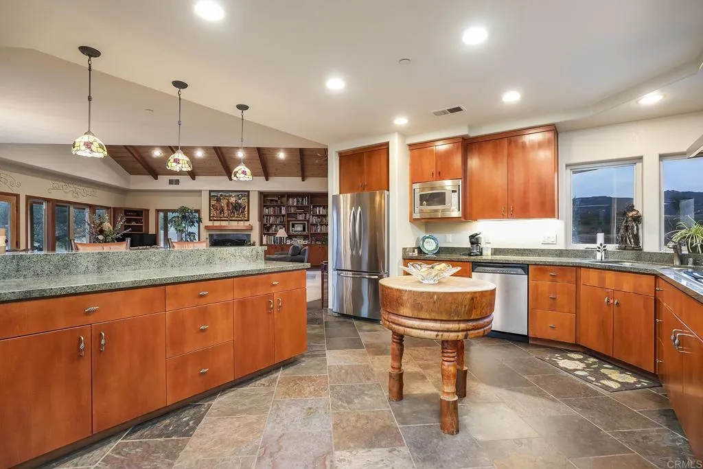 21916 Japatul Lane, Alpine, California 91901 home-pic-15