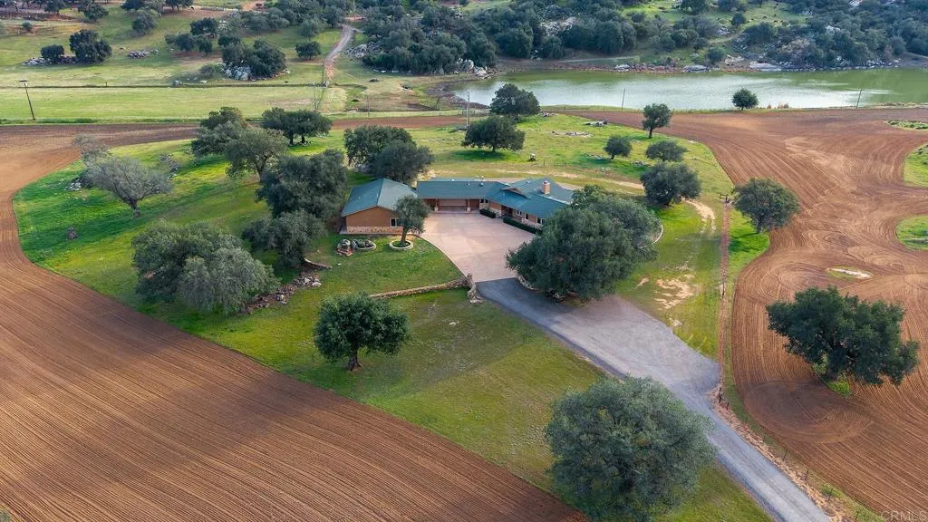 21916 Japatul Lane, Alpine, California 91901 home-pic-36