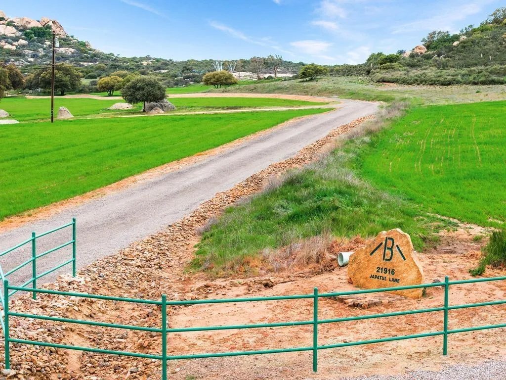 21916 Japatul Lane, Alpine, California 91901 home-pic-3