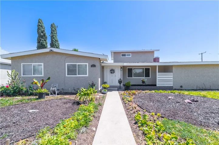 Low maintenance front yard- Round (harmony), Heart (love)