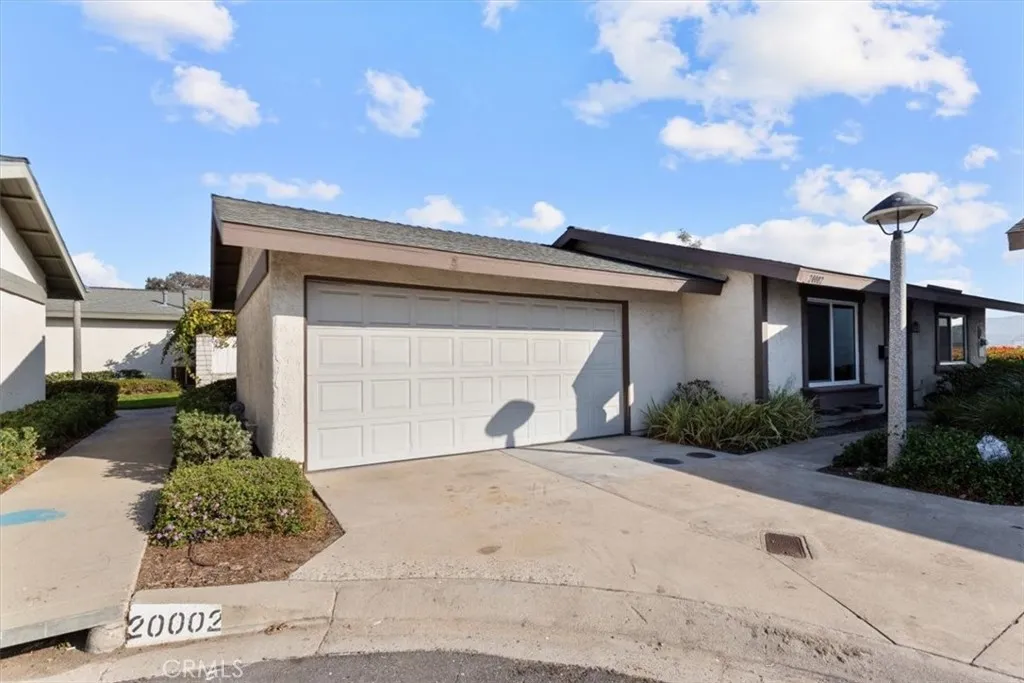 20002 Wrightwood Ct  home-pic-3