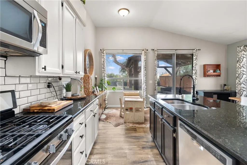 31725 Via Cordoba, Temecula, California 92592 home-pic-12