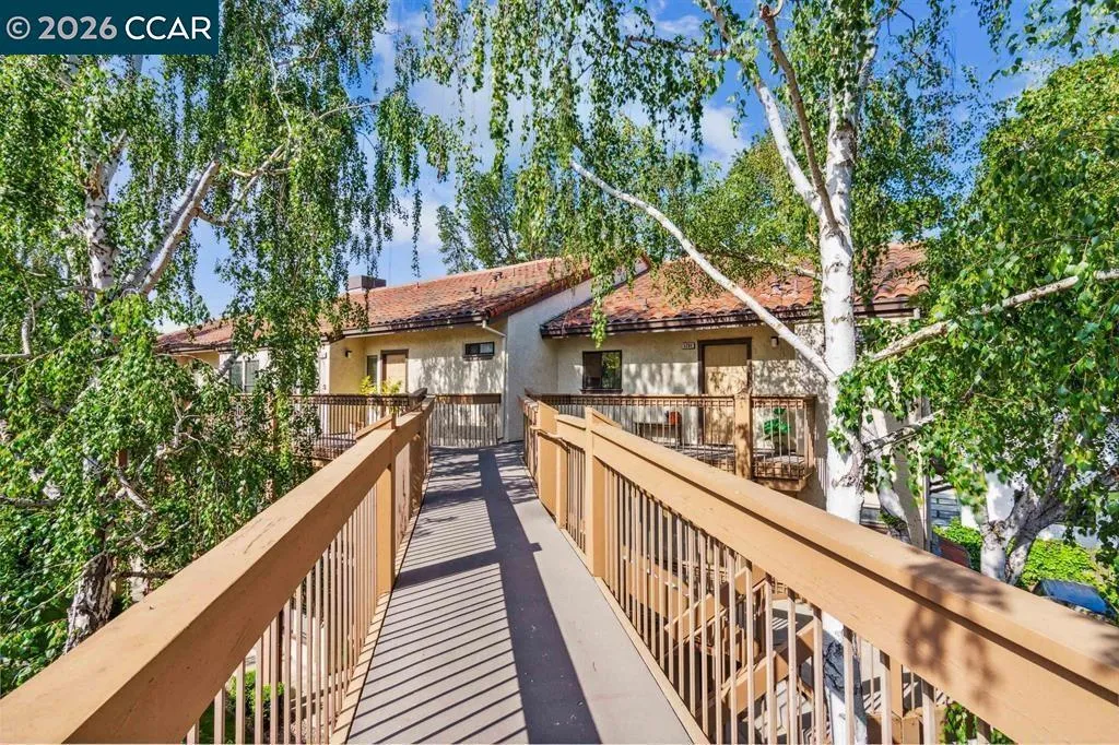 1731 1731 S Villa Way, Walnut Creek, California 94595 home-pic-23