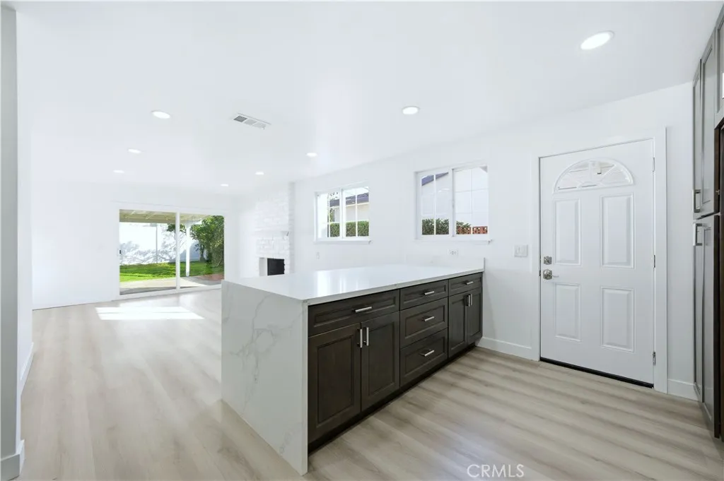 1021 E Gaillard Street, Azusa, California 91702 home-pic-11