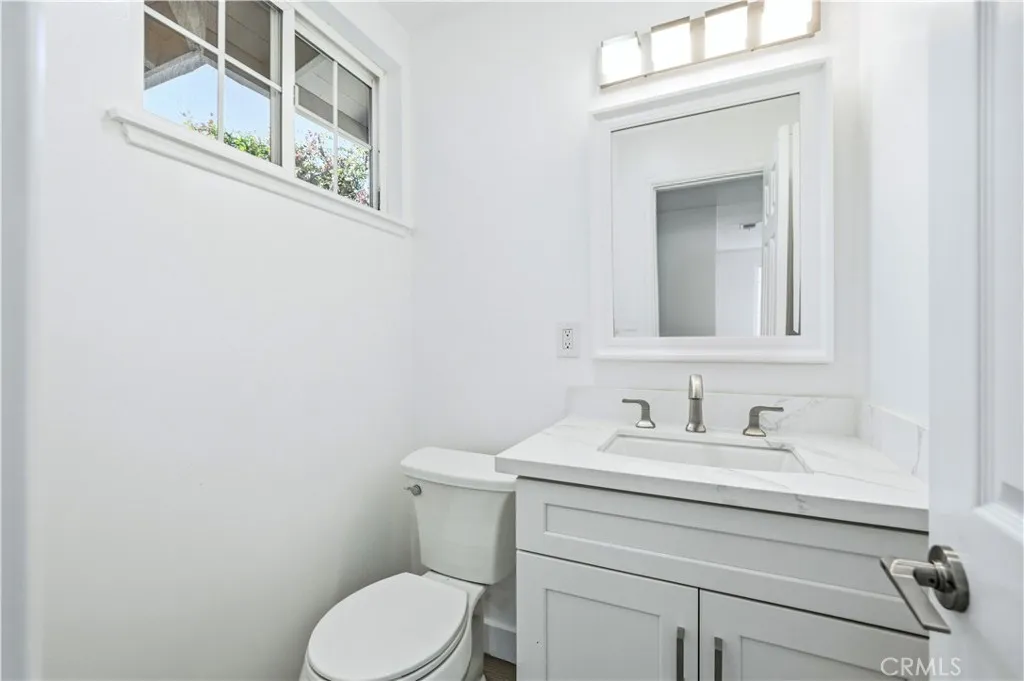 1021 E Gaillard Street, Azusa, California 91702 home-pic-18