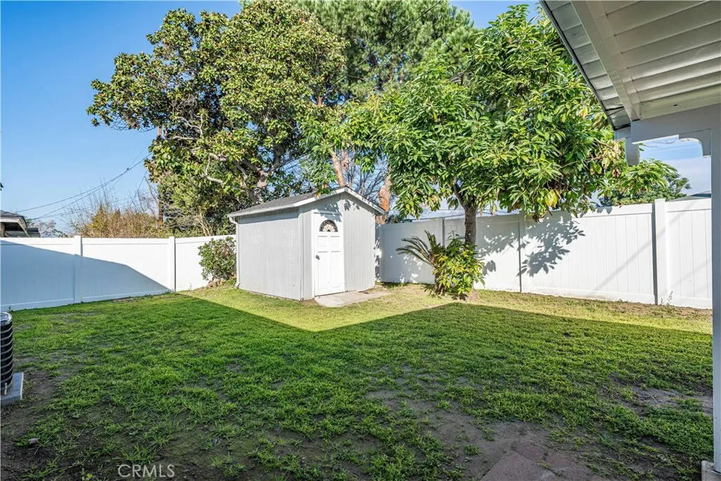 1021 E Gaillard Street, Azusa, California 91702 home-pic-24