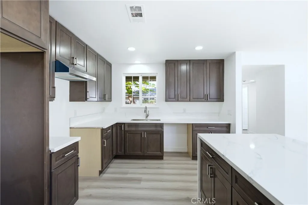 1021 E Gaillard Street, Azusa, California 91702 home-pic-7