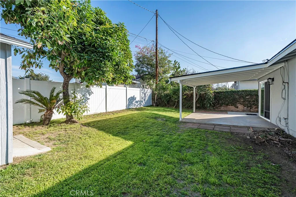 1021 E Gaillard Street, Azusa, California 91702 home-pic-22