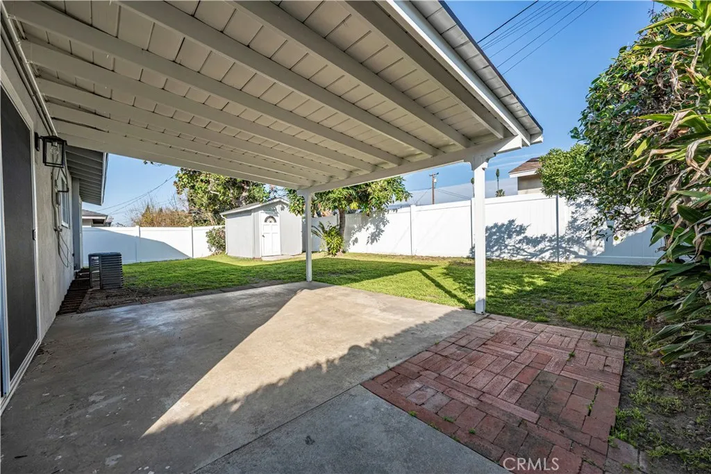 1021 E Gaillard Street, Azusa, California 91702 home-pic-21