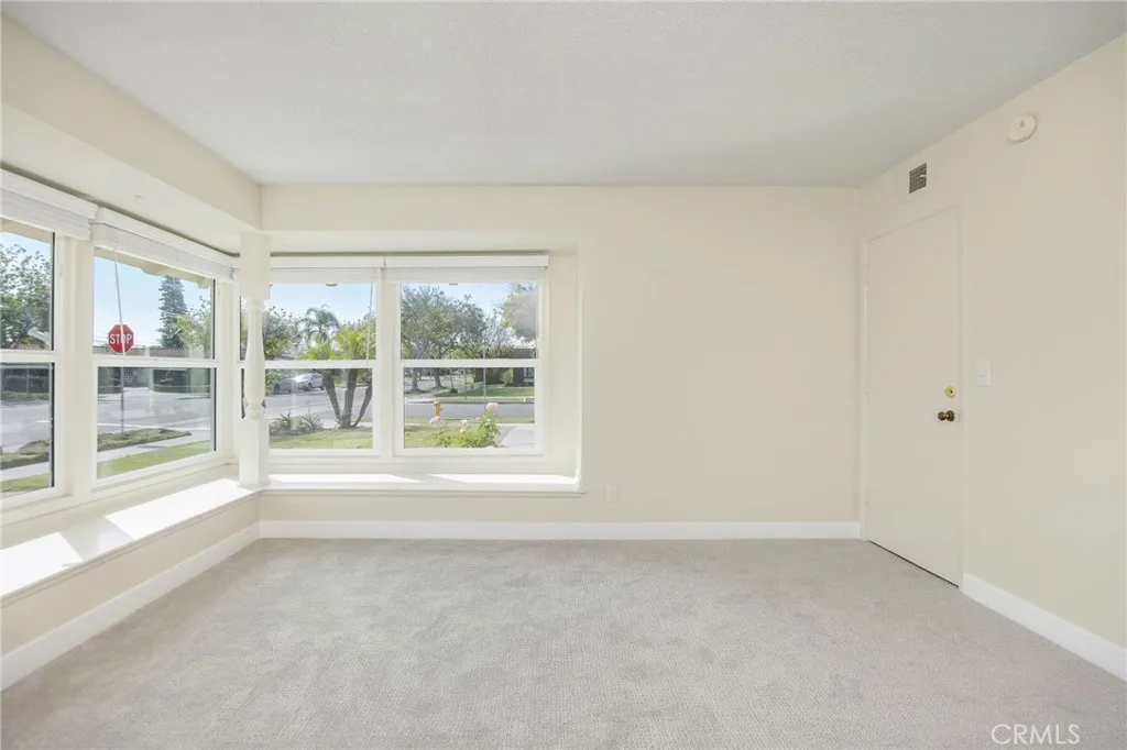 11305 Loch Lomond Road, Los Alamitos, California 90720 home-pic-14