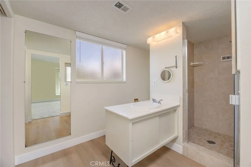11305 Loch Lomond Road, Los Alamitos, California 90720 home-pic-16