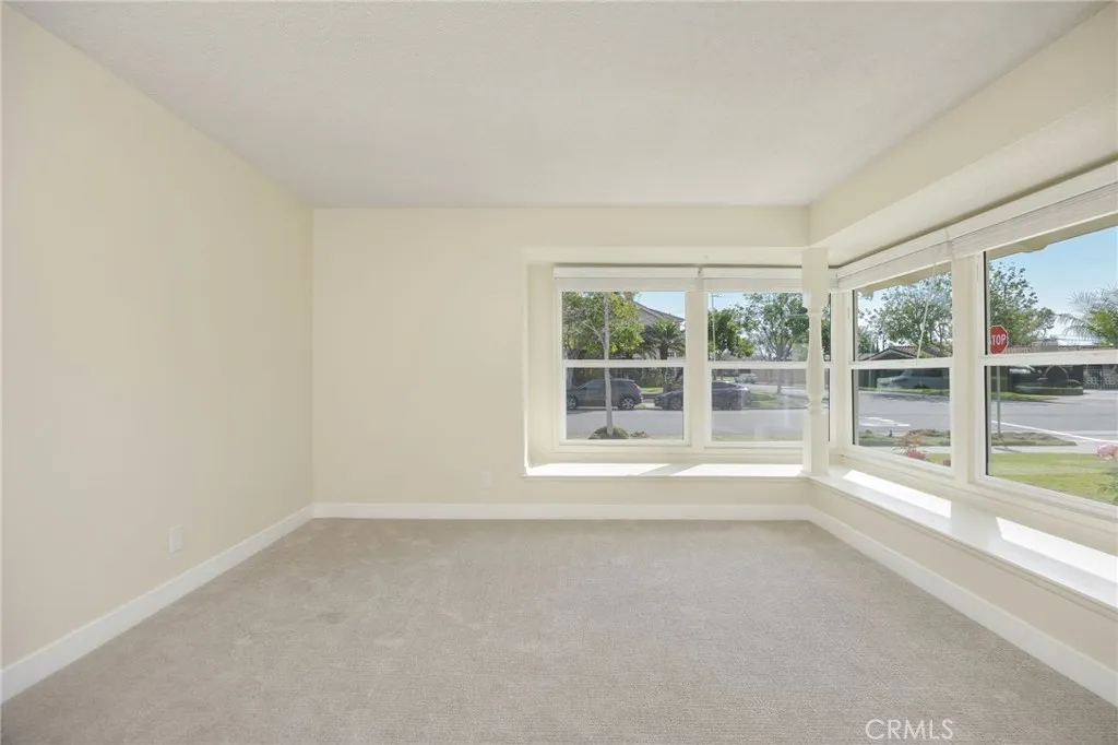 11305 Loch Lomond Road, Los Alamitos, California 90720 home-pic-13