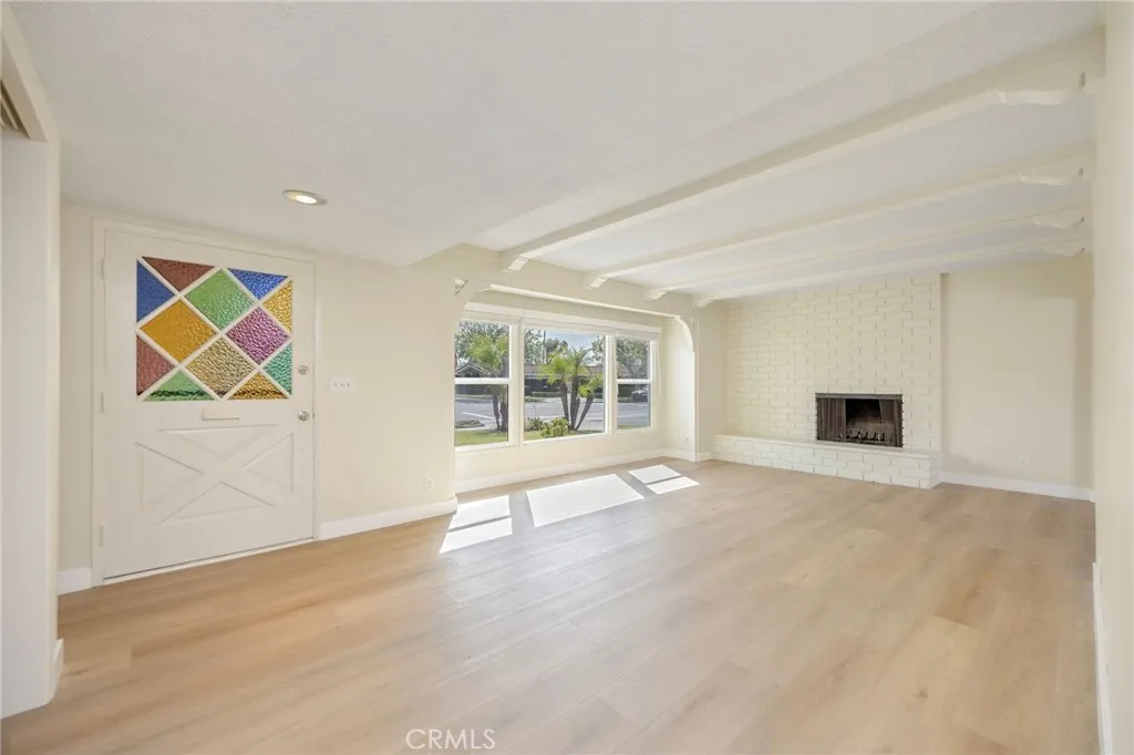 11305 Loch Lomond Road, Los Alamitos, California 90720 home-pic-4
