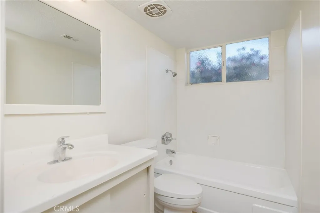 11305 Loch Lomond Road, Los Alamitos, California 90720 home-pic-18