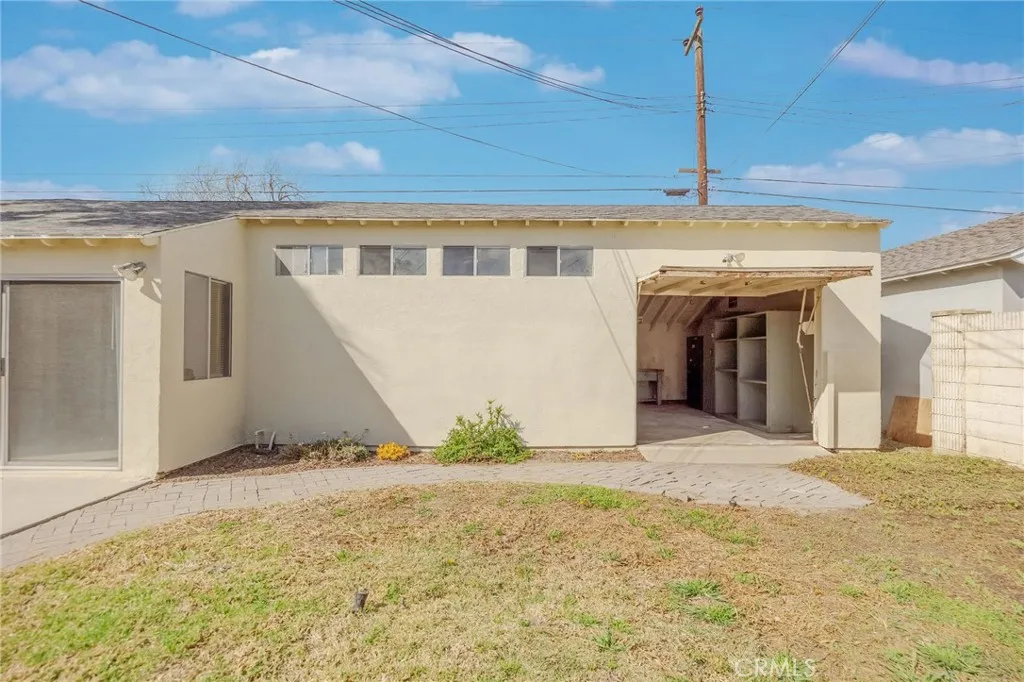 11305 Loch Lomond Road, Los Alamitos, California 90720 home-pic-26