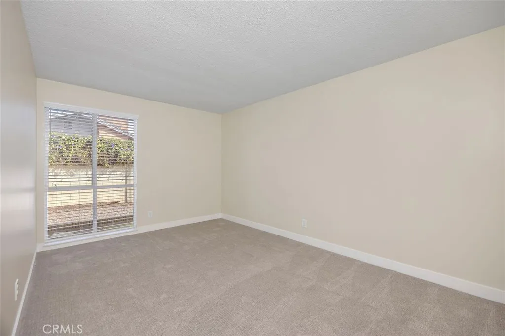 11305 Loch Lomond Road, Los Alamitos, California 90720 home-pic-17