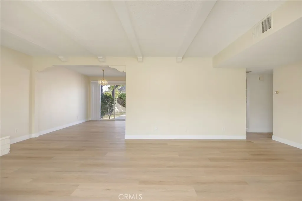 11305 Loch Lomond Road, Los Alamitos, California 90720 home-pic-7