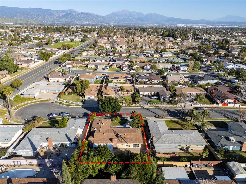 1560 N Vista Avenue, Rialto, California 92376 home-pic-35