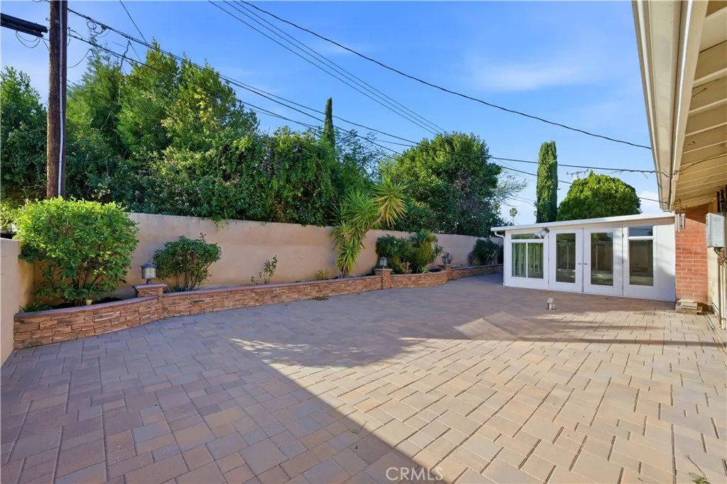 1560 N Vista Avenue, Rialto, California 92376 home-pic-30