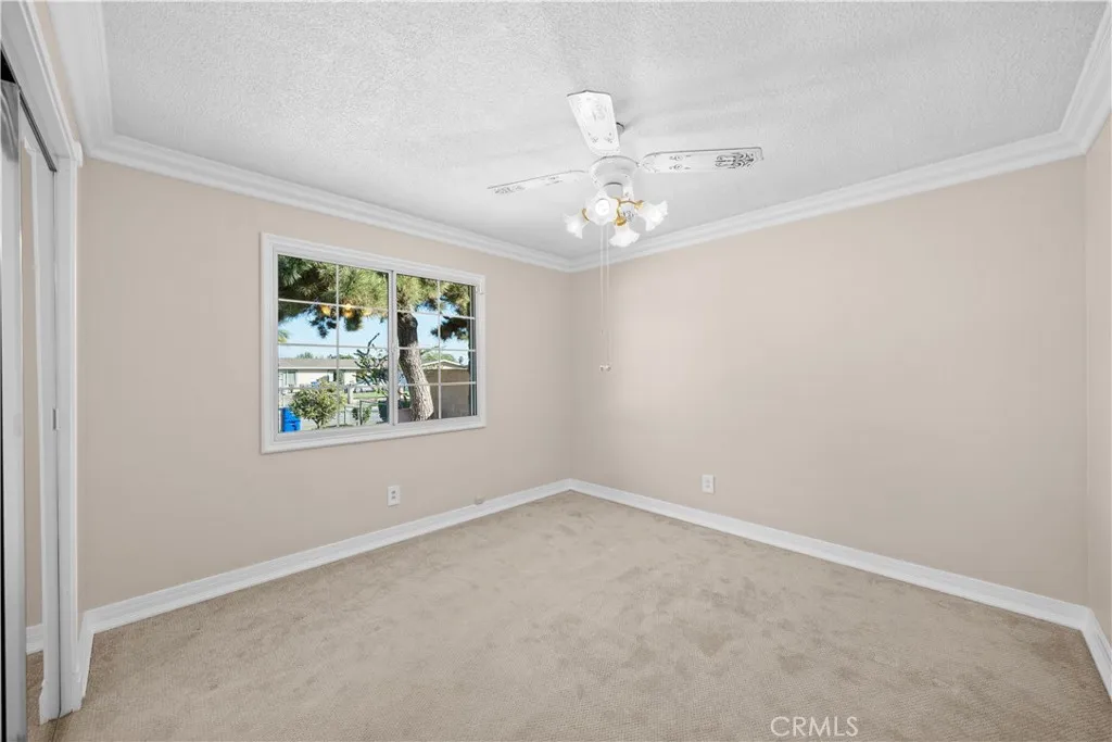 1560 N Vista Avenue, Rialto, California 92376 home-pic-22