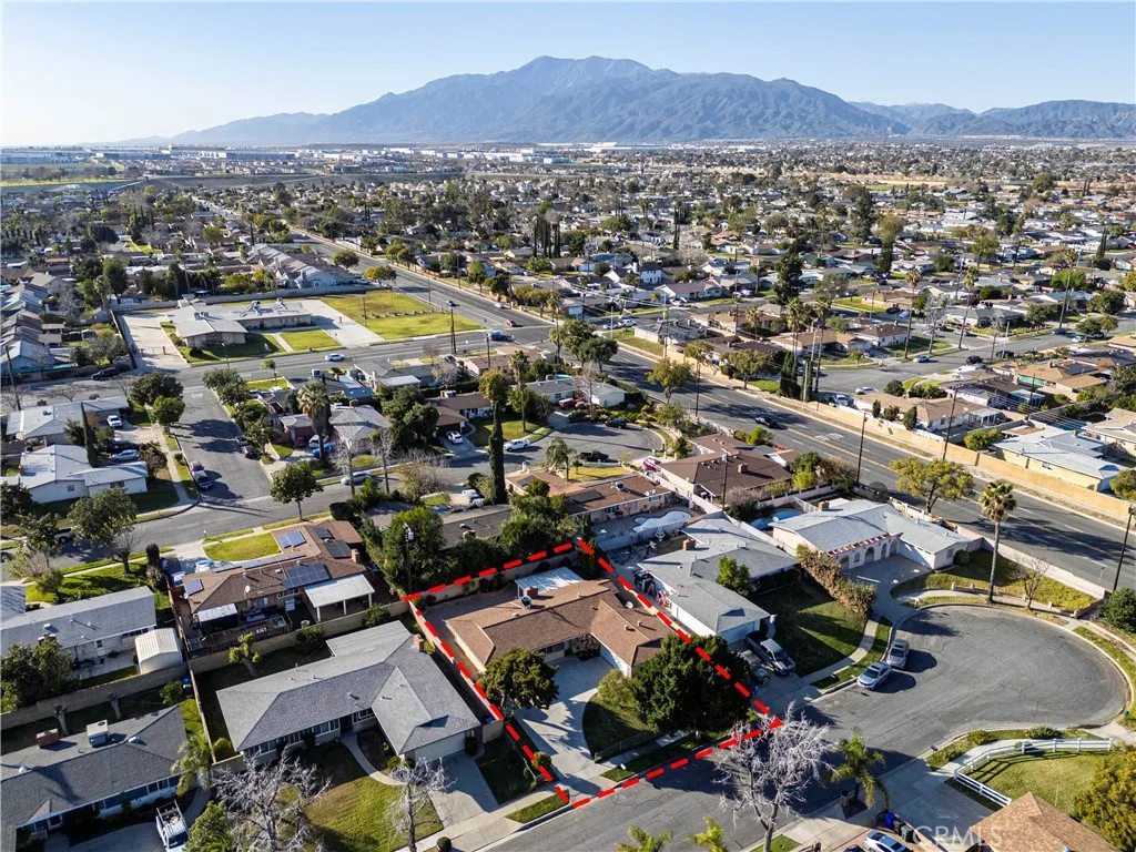 1560 N Vista Avenue, Rialto, California 92376 home-pic-39