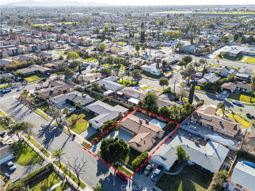 1560 N Vista Avenue, Rialto, California 92376 home-pic-38
