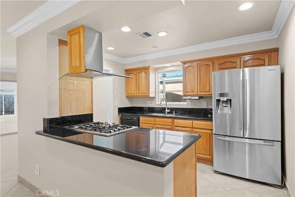 1560 N Vista Avenue, Rialto, California 92376 home-pic-16