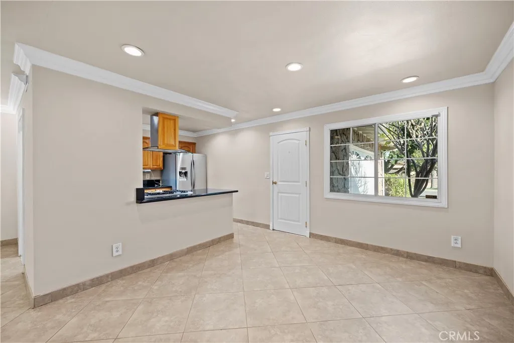 1560 N Vista Avenue, Rialto, California 92376 home-pic-17