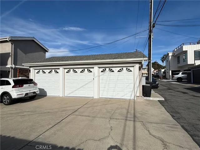 1-car garage (garage)