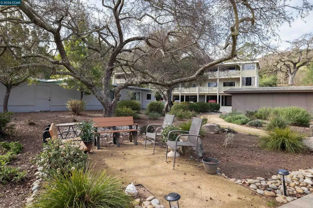 1348 1348 Rockledge Ln 4, Walnut Creek, California 94595 home-pic-33