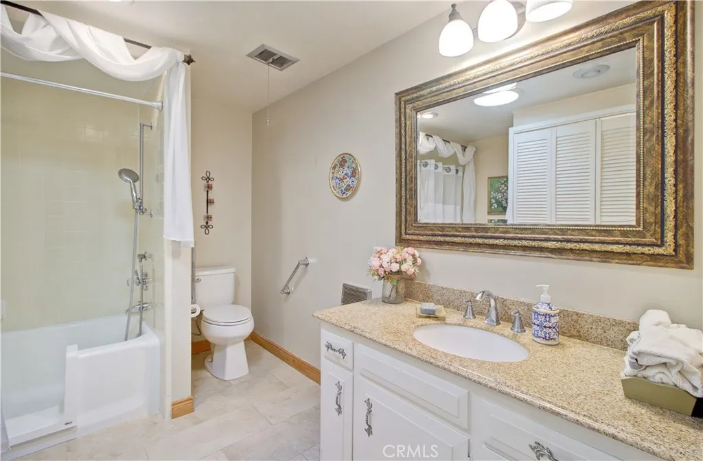 89 Calle Aragon F, Laguna Woods, California 92637 home-pic-26