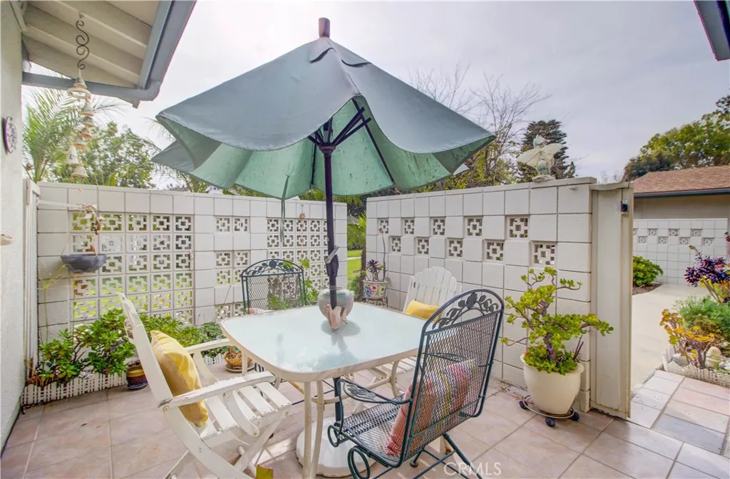 89 Calle Aragon F, Laguna Woods, California 92637 home-pic-34
